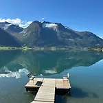 Vollsnes Hjelle