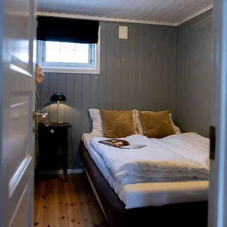 Lodge Vollsnes *
