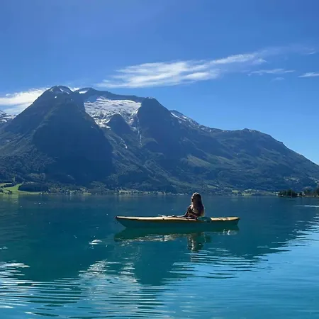 فولسنيس فيريهاوس * هيلليه