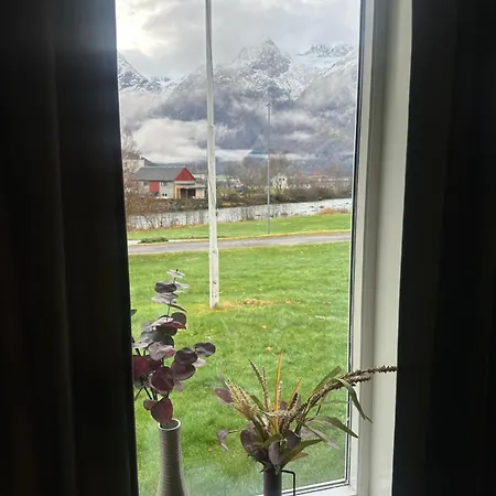 Vollsnes Lodge Hjelle