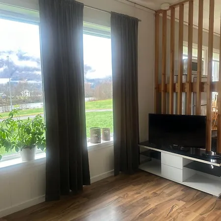 Vollsnes Lodge *