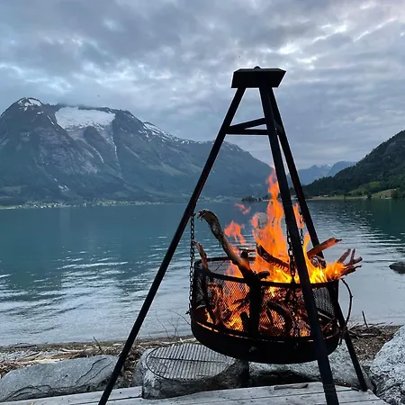 Vollsnes Hytte